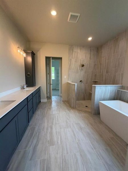 Furnished interior view inside a new home in Grayson Ridge, Van Alstyne (Image 8).