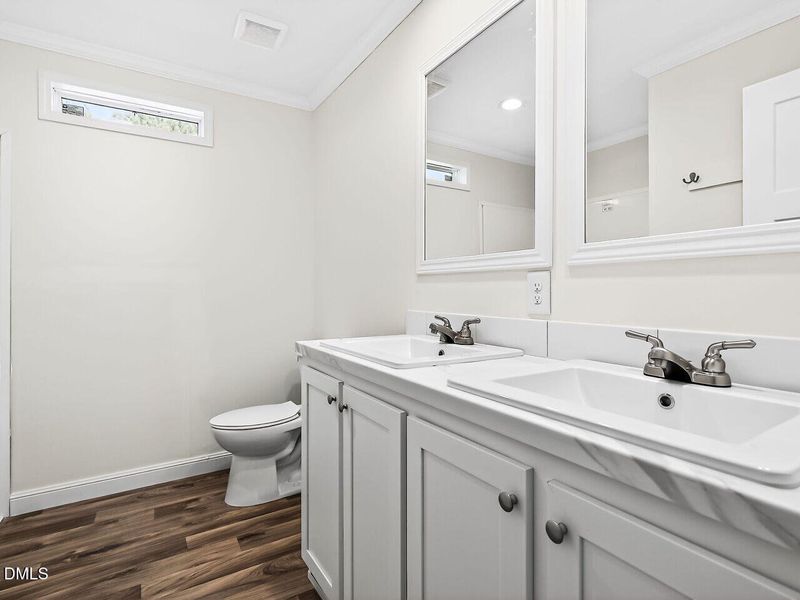 023-1280x960-bathroom