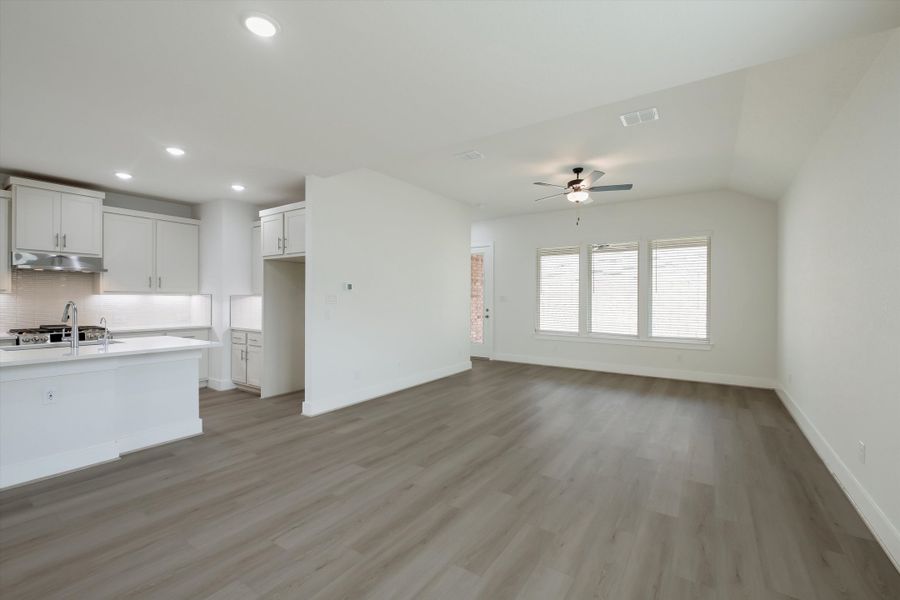 Spacious, unfurnished interior of a new home in Crown Ridge Manor, San Antonio (Image 12). Spacious, unfurnished interior of a new home in Crown Ridge Manor, San Antonio (Image 12).