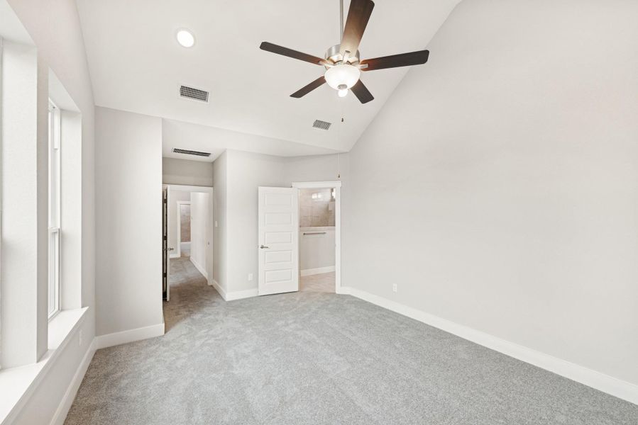 Spacious, unfurnished interior of a new home in , Katy (Image 25).