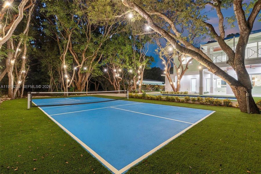 Exterior details and patio area of a home in , Islamorada, Village of Islands (Image 55).