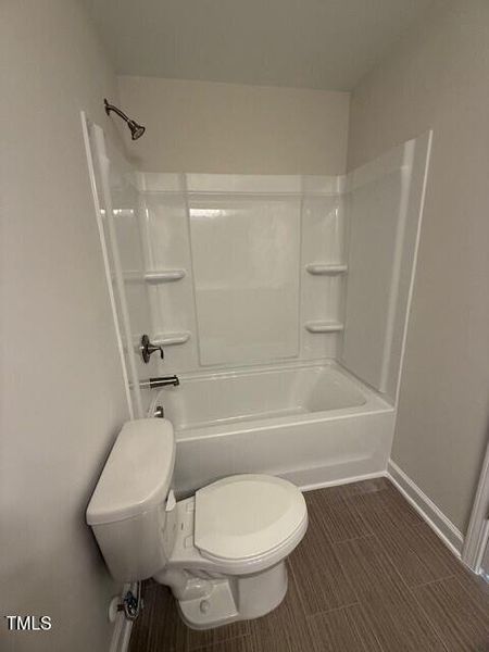 14 secondary bath tub