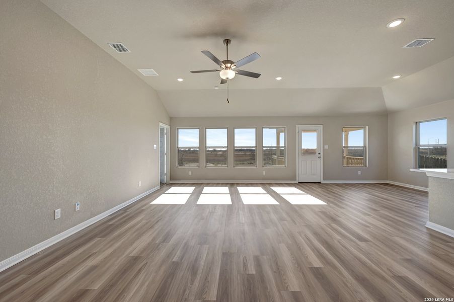 Spacious, unfurnished interior of a new home in Paloma Park, Converse (Image 34).