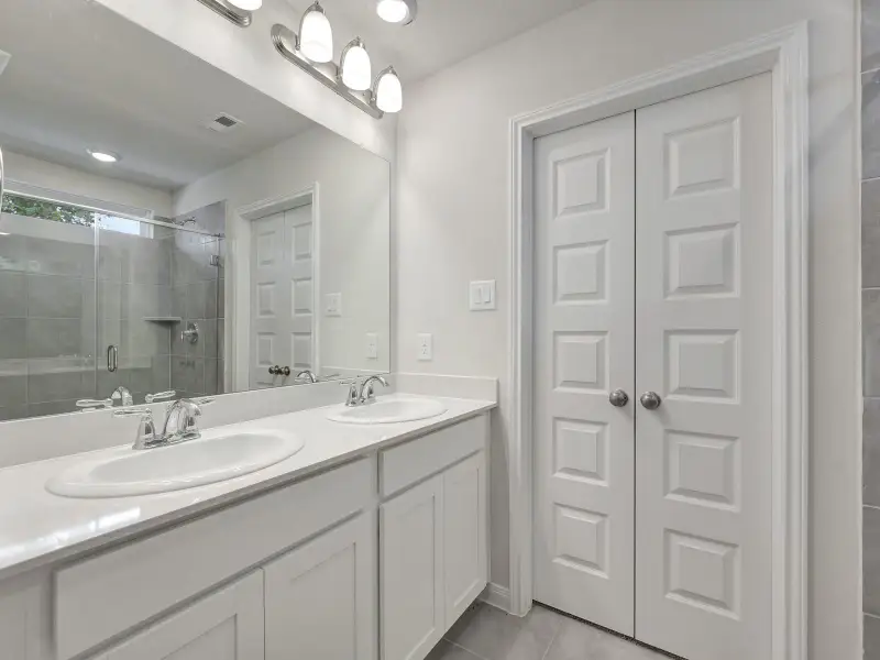 Photo is not of the actual home, but is an inspirational photo of builder’s model home and may depict options, furnishings, and/or decorator features that are not included Photo is not of the actual home, but is an inspirational photo of builder’s model home and may depict options, furnishings, and/or decorator features that are not included