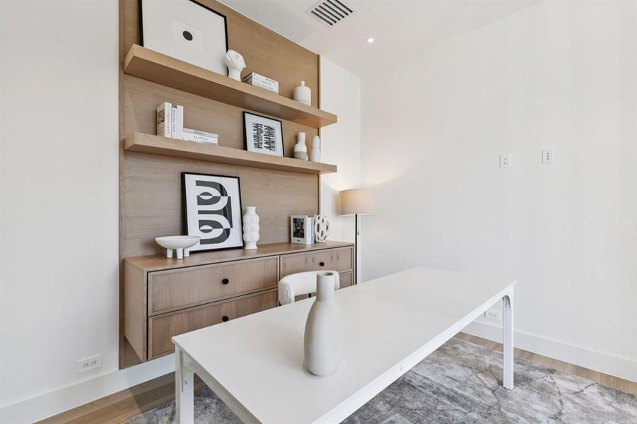 Furnished interior view inside a new home in , Dallas (Image 14). Furnished interior view inside a new home in , Dallas (Image 14).