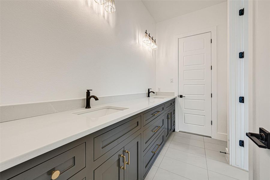 Furnished interior view inside a new home in , Conroe (Image 8).
