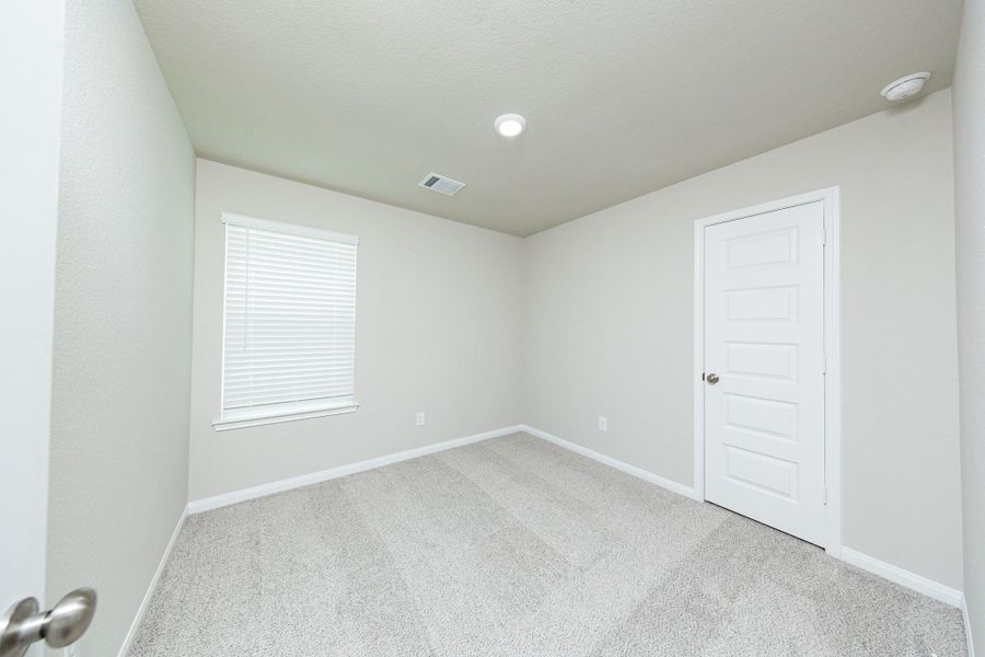 Spacious, unfurnished interior of a new home in Ridgeland Hills, Willis (Image 17).