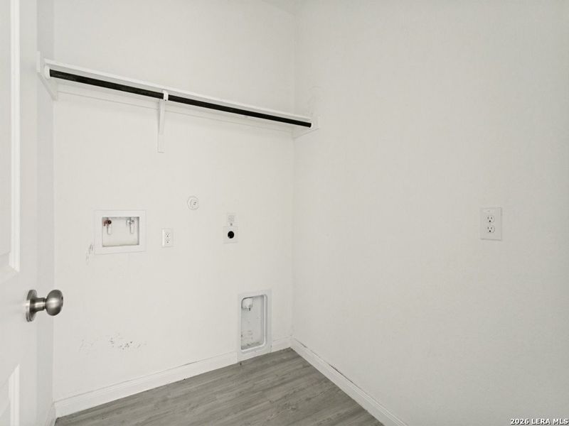 Spacious, unfurnished interior of a new home in , Converse (Image 12).