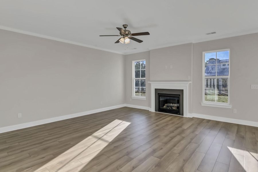 Spacious, unfurnished interior of a new home in Ashton Lakes, Lexington (Image 16).