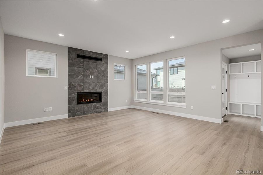 Spacious, unfurnished interior of a new home in West Grange, Longmont (Image 28).