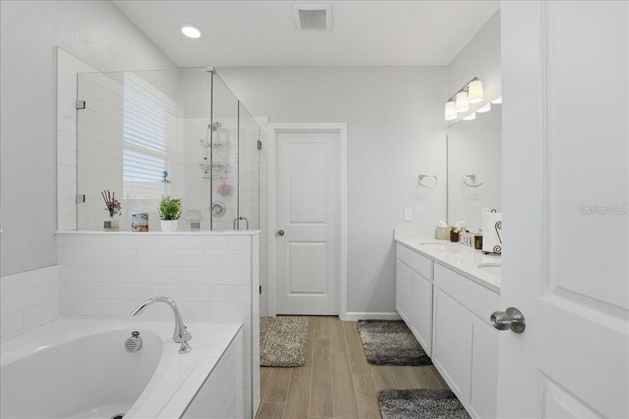 Furnished interior view inside a new home in , Orlando (Image 22). Furnished interior view inside a new home in , Orlando (Image 22).