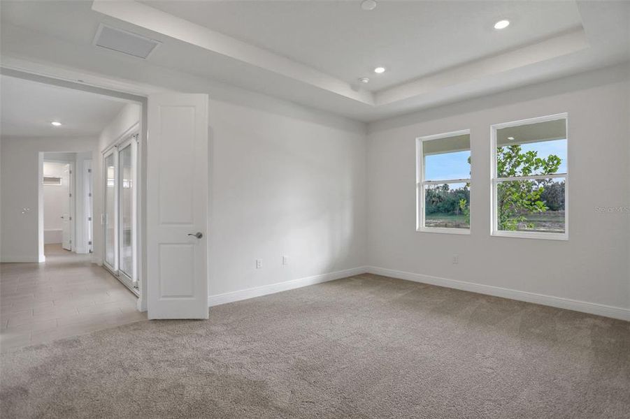 Spacious, unfurnished interior of a new home in Angeline, Land O' Lakes (Image 30).