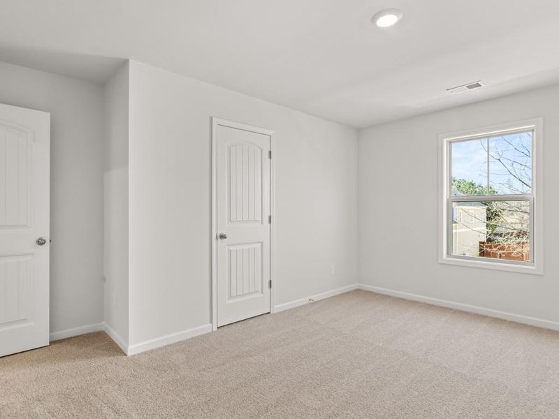 Spacious, unfurnished interior of a new home in Tributary Village, Douglasville (Image 23).
