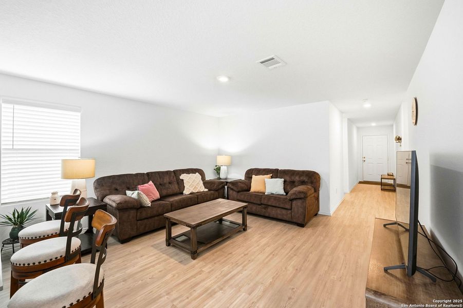 Furnished interior view inside a new home in Lodi Grove, Floresville (Image 6).