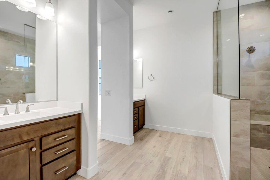 Furnished interior view inside a new home in Legends at Thunderbird, Glendale (Image 34). Furnished interior view inside a new home in Legends at Thunderbird, Glendale (Image 34).