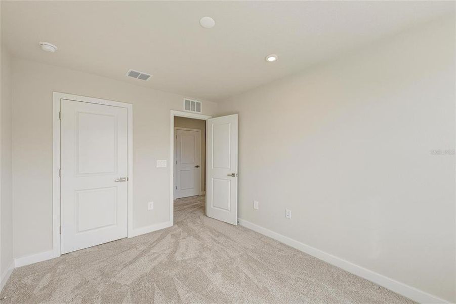 Spacious, unfurnished interior of a new home in , Bradenton (Image 22).