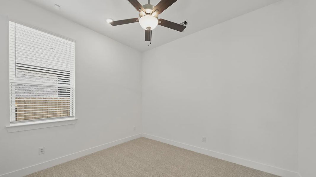 Spacious, unfurnished interior of a new home in Sienna 45', Missouri City (Image 17).