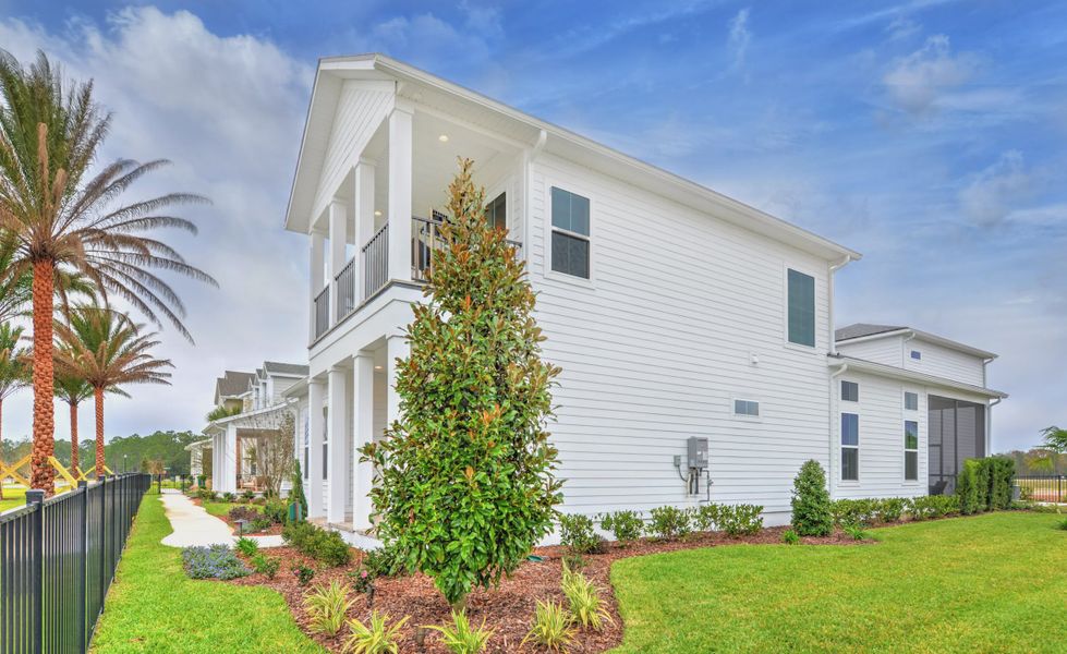 Exterior details and patio area of a home in Seven Pines, Jacksonville (Image 3).