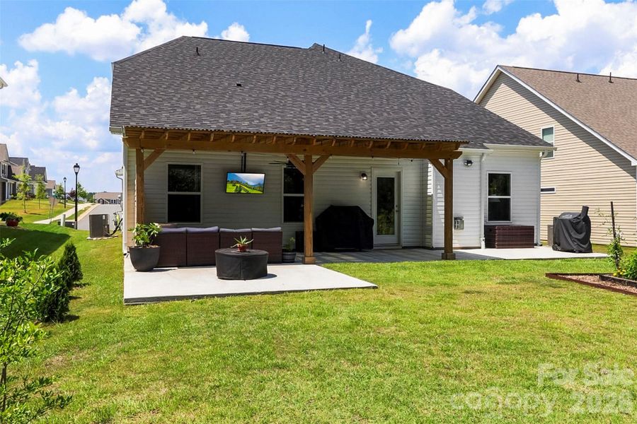 Exterior details and patio area of a home in Bailey's Run, Rock Hill (Image 4).