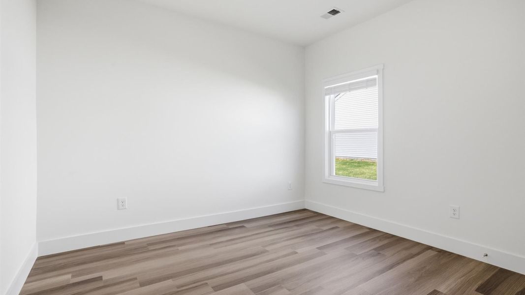 Spacious, unfurnished interior of a new home in Millstone Village, Morristown (Image 16).