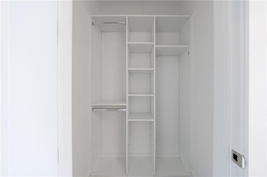 Spacious, unfurnished interior of a new home in The Dillon Buckhead, Atlanta (Image 21).