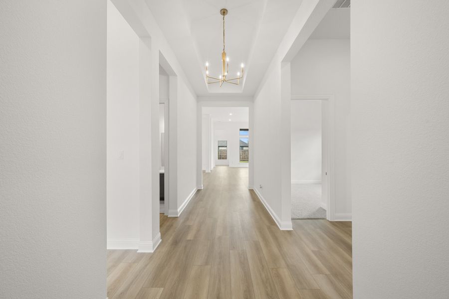 Spacious, unfurnished interior of a new home in Ridgepoint, Midlothian (Image 17).