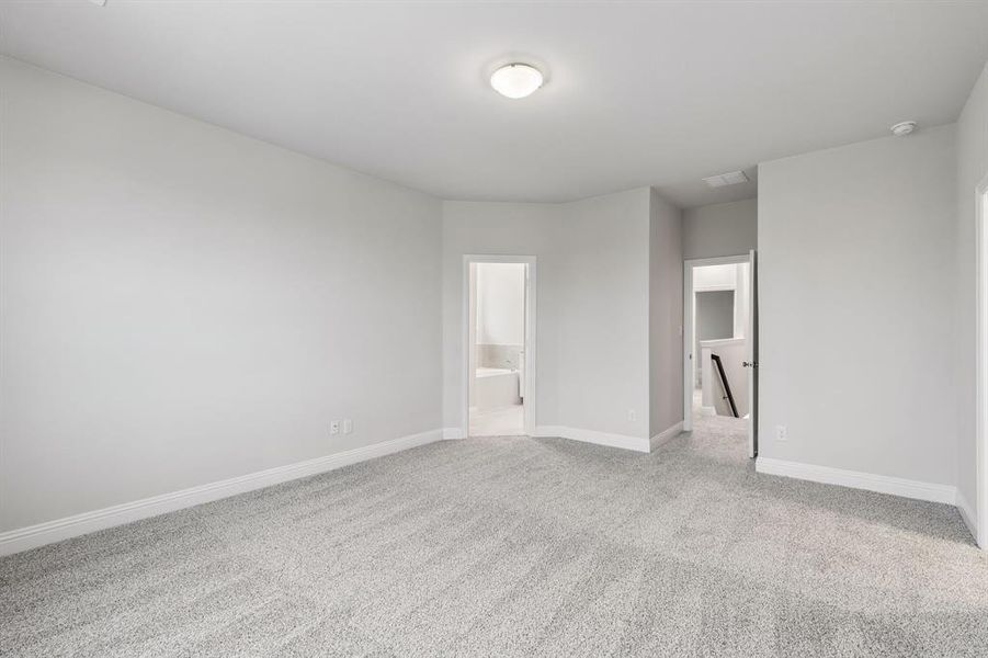 Spacious, unfurnished interior of a new home in Santorini, Seagoville (Image 17). Spacious, unfurnished interior of a new home in Santorini, Seagoville (Image 17).