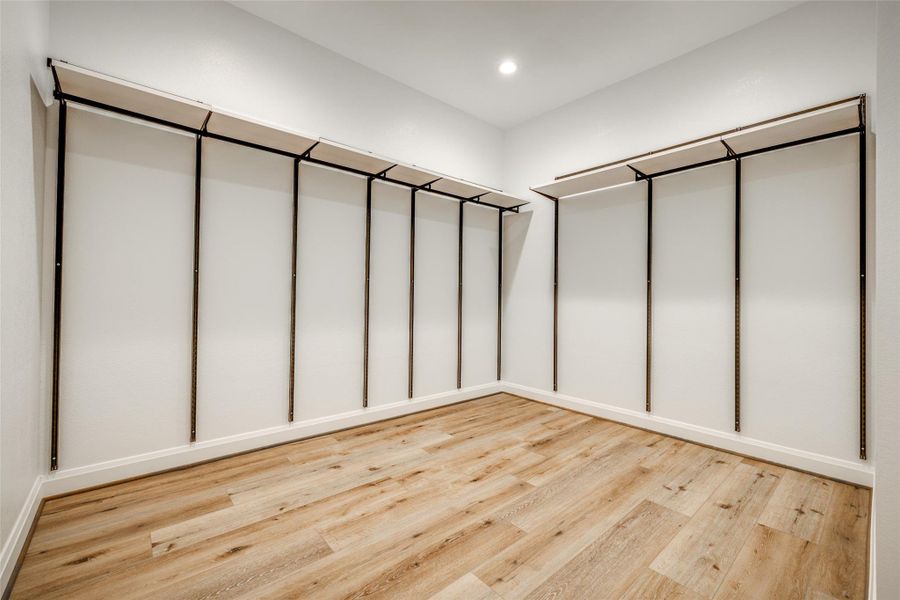 Spacious, unfurnished interior of a new home in Arborwood, Waller (Image 31).