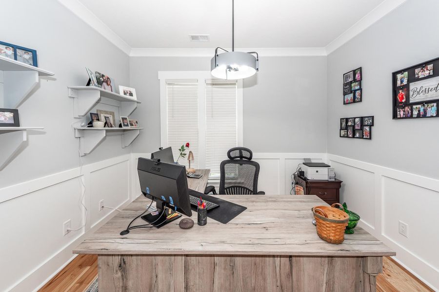 Furnished interior view inside a new home in , Charleston (Image 10).