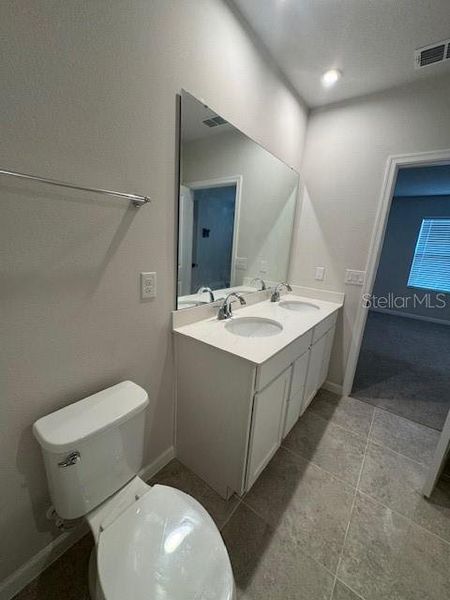 Furnished interior view inside a new home in , Lady Lake (Image 7).