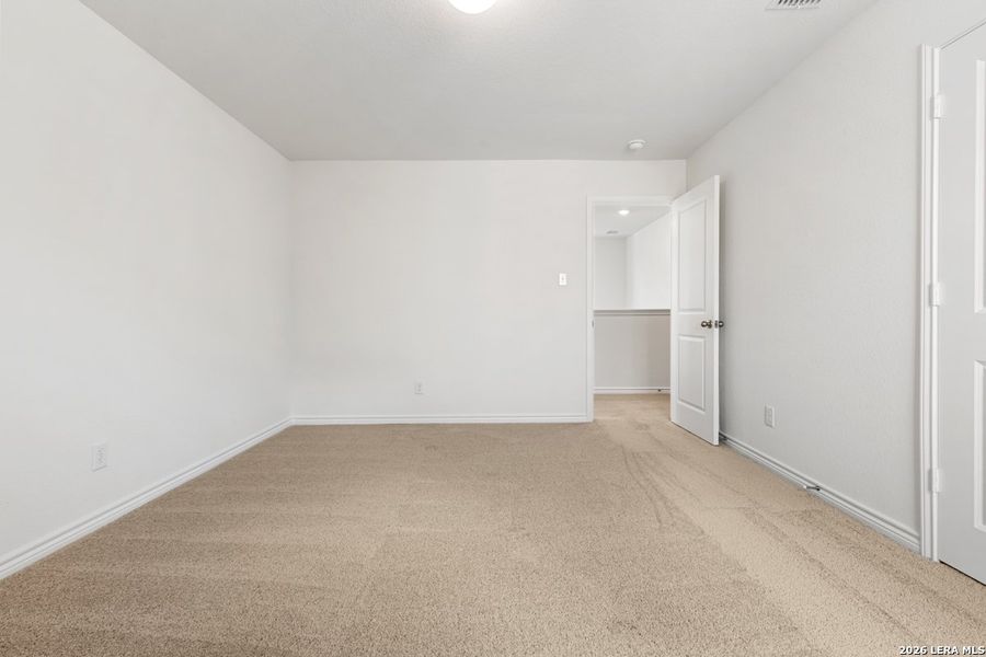 Spacious, unfurnished interior of a new home in The Granary - Heritage Collection, San Antonio (Image 22).