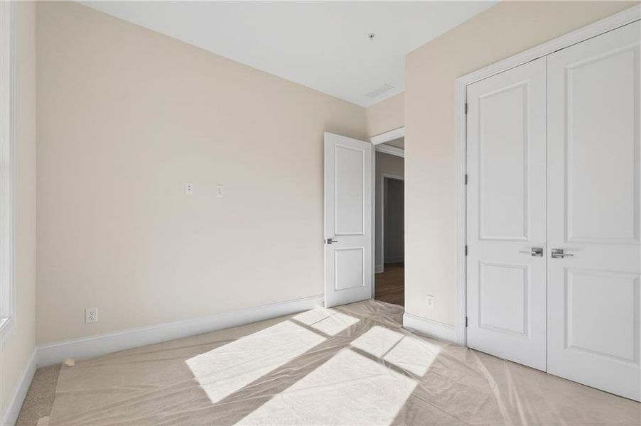 Spacious, unfurnished interior of a new home in The Reserve at Bells Ferry, Kennesaw (Image 18).