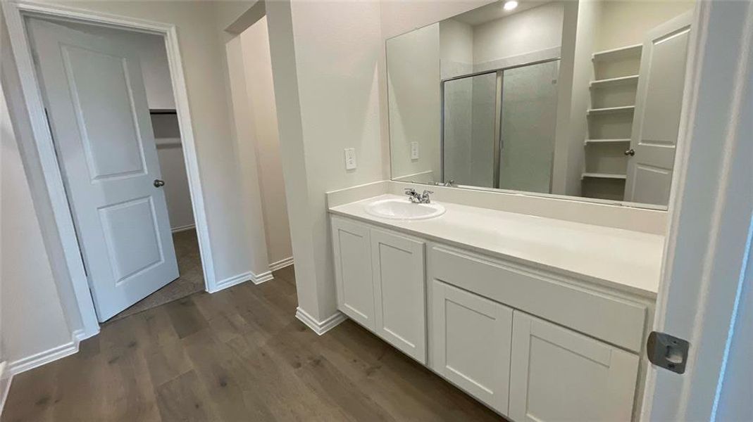 Furnished interior view inside a new home in Elevon, Lavon (Image 6).