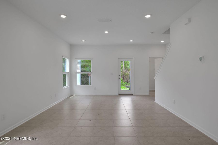 Spacious, unfurnished interior of a new home in , Middleburg (Image 18). Spacious, unfurnished interior of a new home in , Middleburg (Image 18).