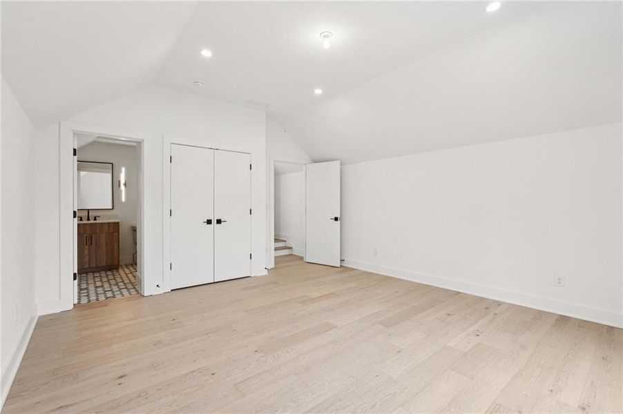 Spacious, unfurnished interior of a new home in , Roswell (Image 77).