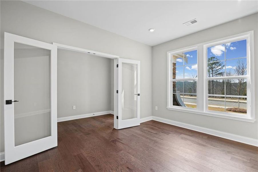 Spacious, unfurnished interior of a new home in Governor’s Preserve, Canton (Image 18).