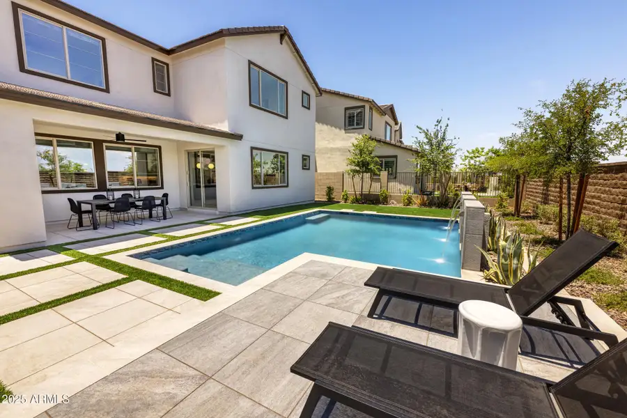 WC Backyards Vireo and Gannet Laurel 057