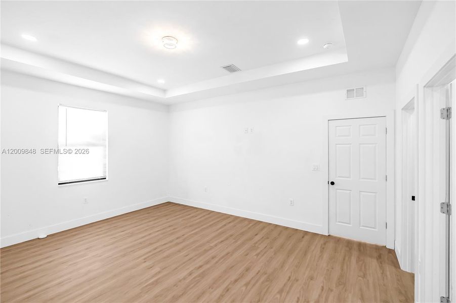 Spacious, unfurnished interior of a new home in , Clewiston (Image 30).