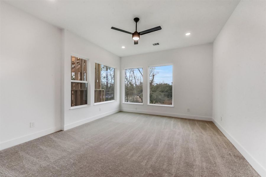 Spacious, unfurnished interior of a new home in , Houston (Image 23).