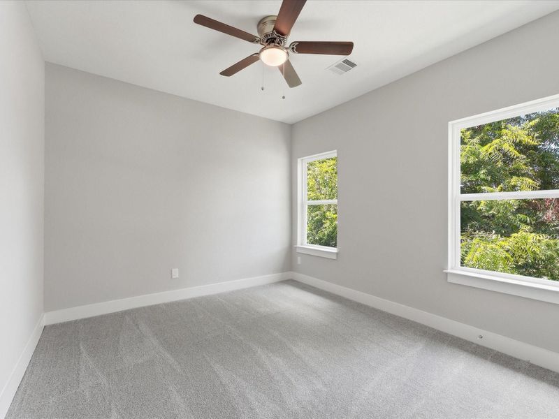 Spacious, unfurnished interior of a new home in , Houston (Image 18).
