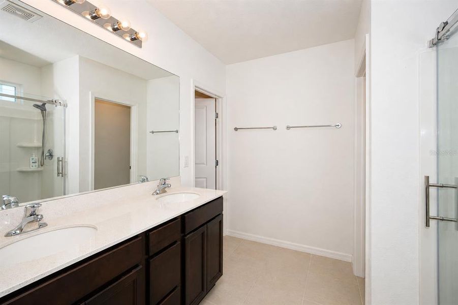 Furnished interior view inside a new home in North Park Isle, Plant City (Image 6).