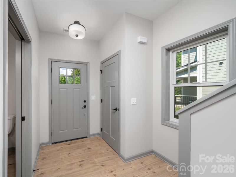 Spacious, unfurnished interior of a new home in , Burnsville (Image 15).