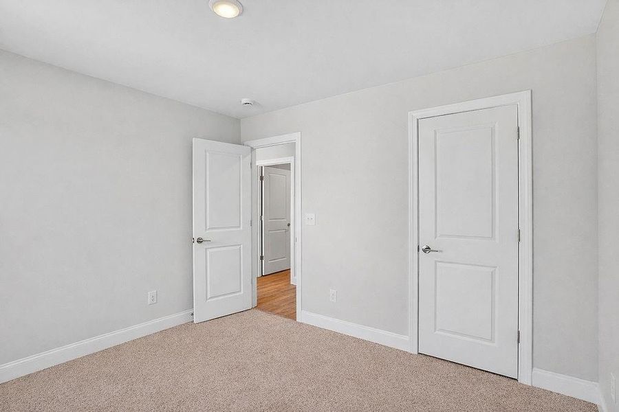 Spacious, unfurnished interior of a new home in , Homer (Image 35).