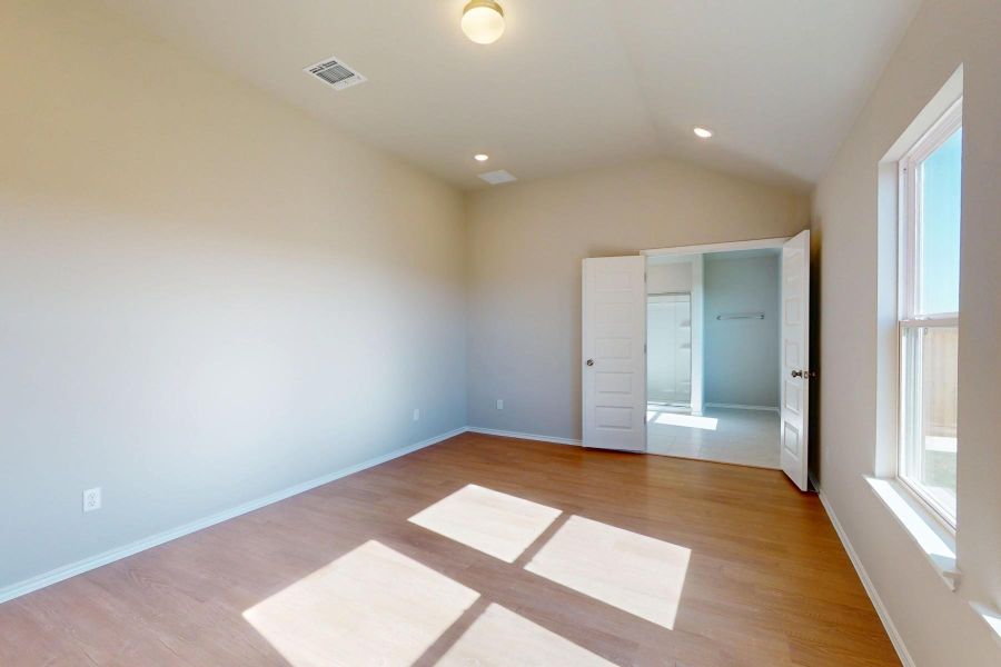 Spacious, unfurnished interior of a new home in Carillon, Manor (Image 27). Spacious, unfurnished interior of a new home in Carillon, Manor (Image 27).