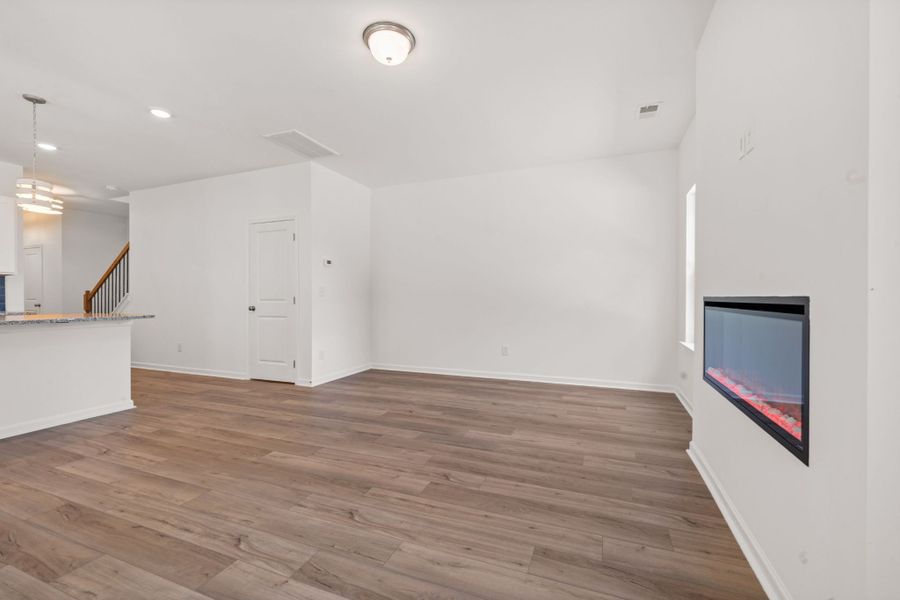 Spacious, unfurnished interior of a new home in Jackson Hills, Clarksville (Image 26).