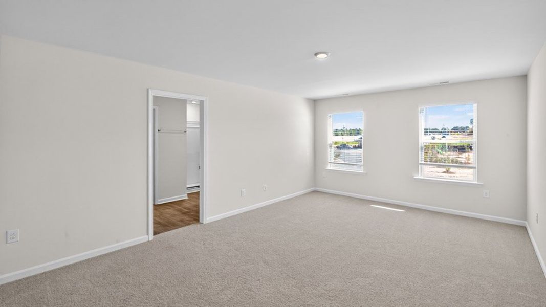 Spacious, unfurnished interior of a new home in Olive Branch, Clayton (Image 20).
