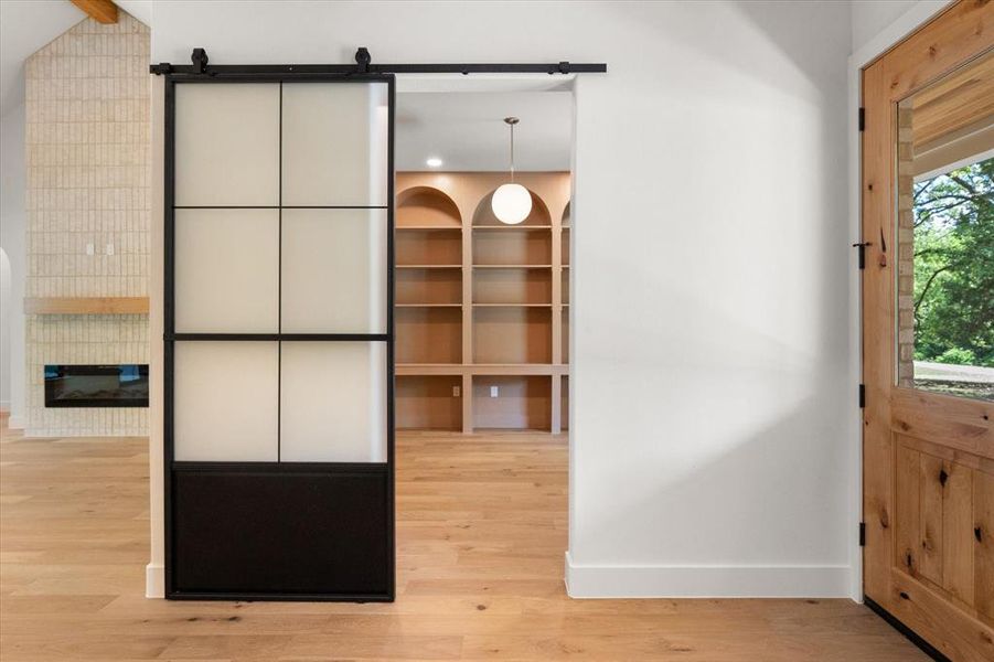 Furnished interior view inside a new home in , Corsicana (Image 5).