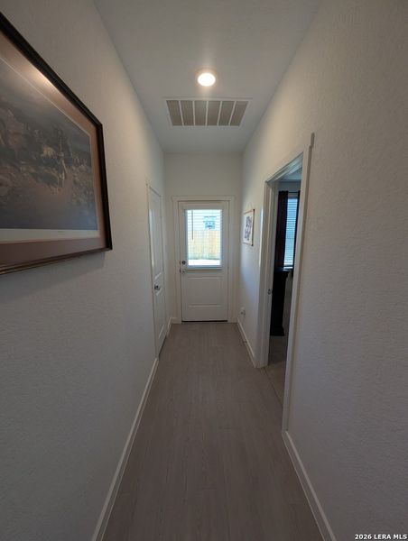 Spacious, unfurnished interior of a new home in Rose Valley, Converse (Image 20).