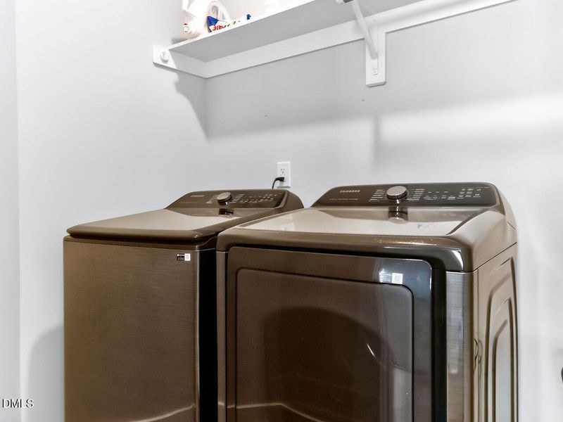 029-1280x960-laundry-room