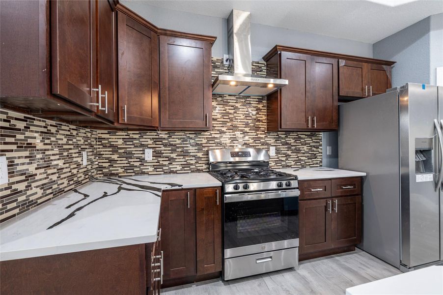 Furnished interior view inside a new home in , Texas City (Image 5).